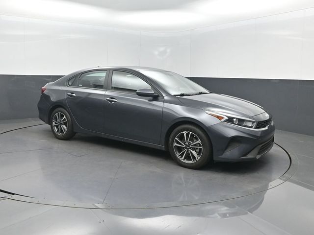 2024 Kia Forte LXS IVT - 23017073 - 31