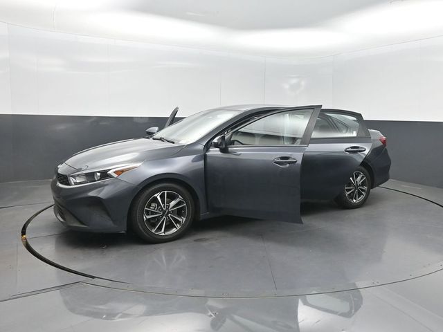 2024 Kia Forte LXS IVT - 23017073 - 33