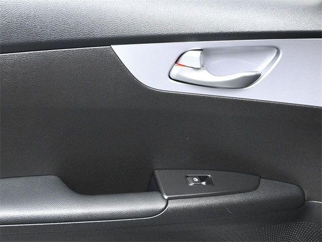 2024 Kia Forte LXS IVT - 22956448 - 10