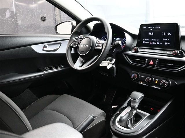 2024 Kia Forte LXS IVT - 22956448 - 17