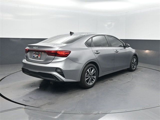 2024 Kia Forte LXS IVT - 22956448 - 30