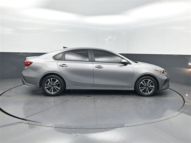 2024 Kia Forte LXS IVT - 22964252 - 31