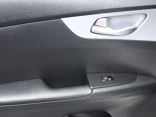 2024 Kia Forte LXS IVT - 22982213 - 14