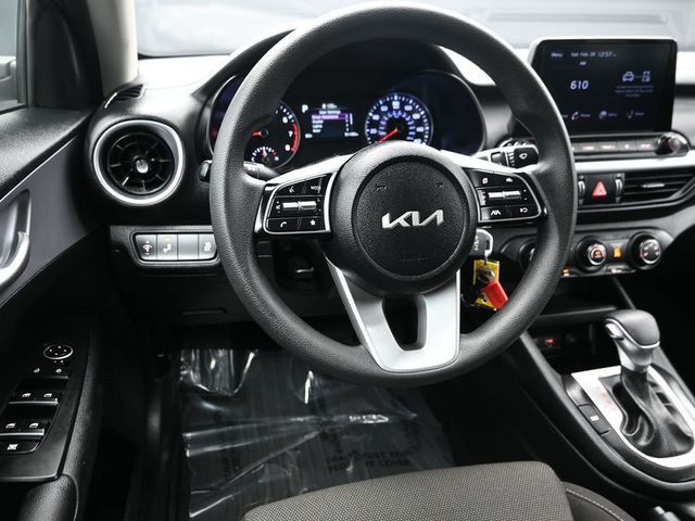 2024 Kia Forte LXS IVT - 22982213 - 16