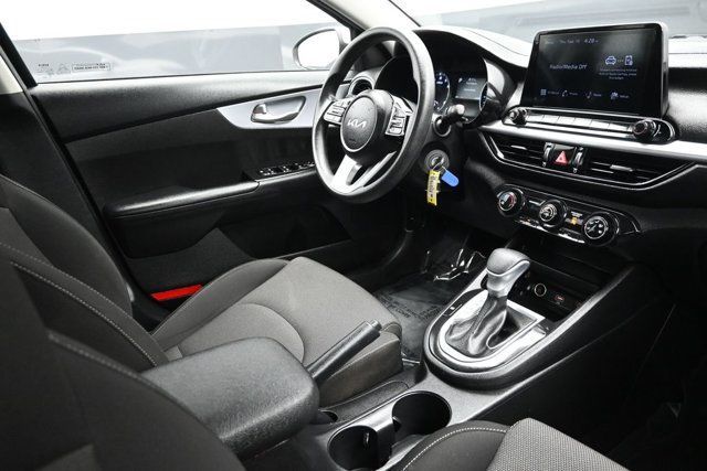 2024 Kia Forte LXS IVT - 23057156 - 15