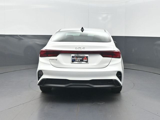 2024 Kia Forte LXS IVT - 23057156 - 28