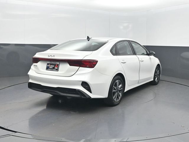 2024 Kia Forte LXS IVT - 23057156 - 29