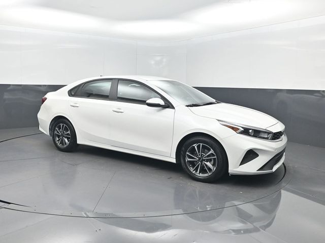 2024 Kia Forte LXS IVT - 23057156 - 31