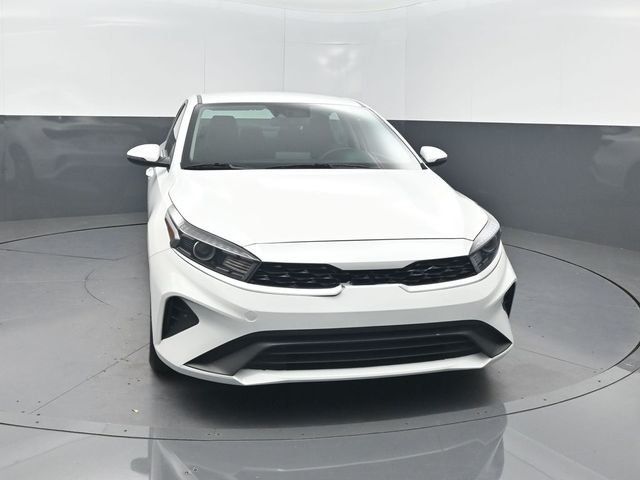 2024 Kia Forte LXS IVT - 23057156 - 32