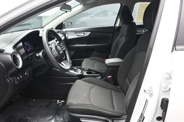 2024 Kia Forte LXS IVT - 23057156 - 6