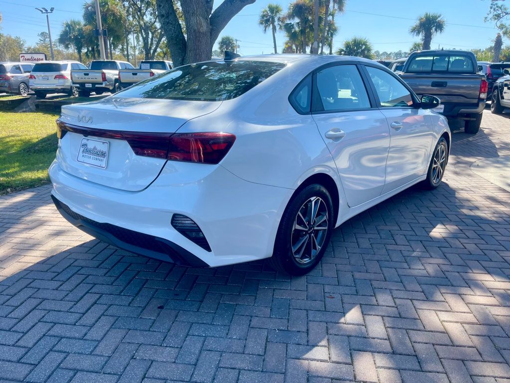 2024 Kia Forte LXS photo 4