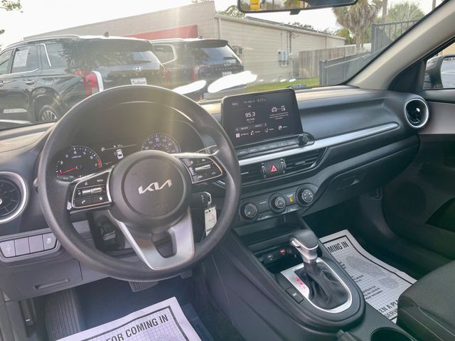 2024 Kia Forte LXS IVT - 22935490 - 10