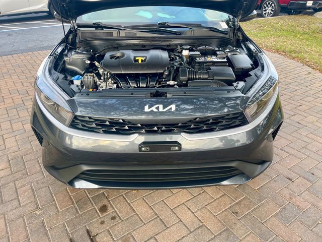 2024 Kia Forte LXS IVT - 22935490 - 14