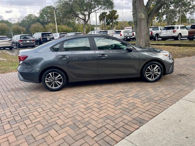 2024 Kia Forte LXS IVT - 22935490 - 4