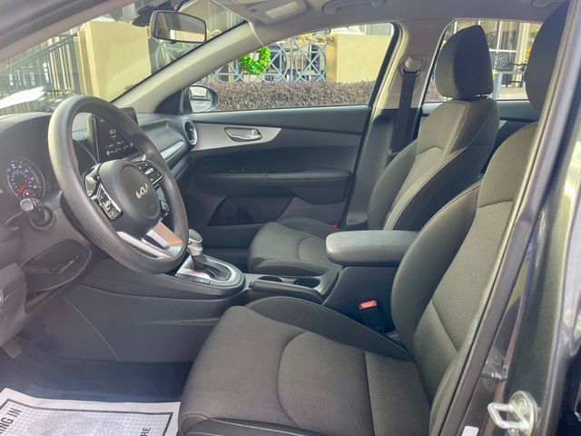 2024 Kia Forte LXS IVT - 22935490 - 8