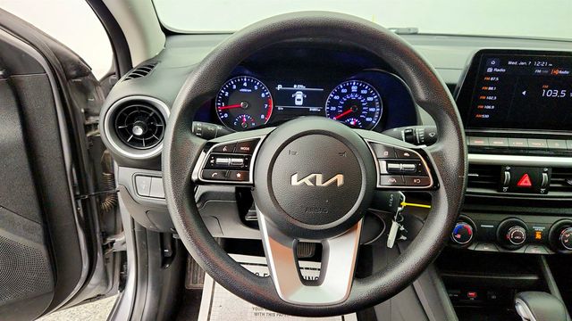 2024 Kia Forte LXS IVT - 22968478 - 10