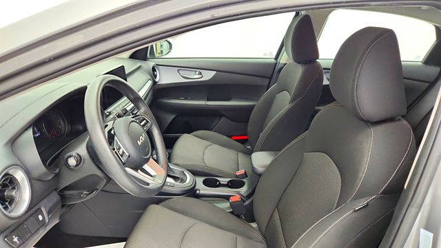 2024 Kia Forte LXS IVT - 22968478 - 16