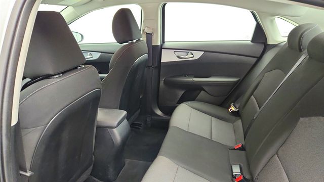 2024 Kia Forte LXS IVT - 22968478 - 17