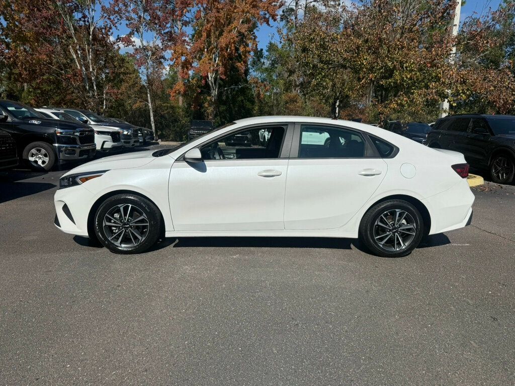 2024 Kia Forte LXS photo 2