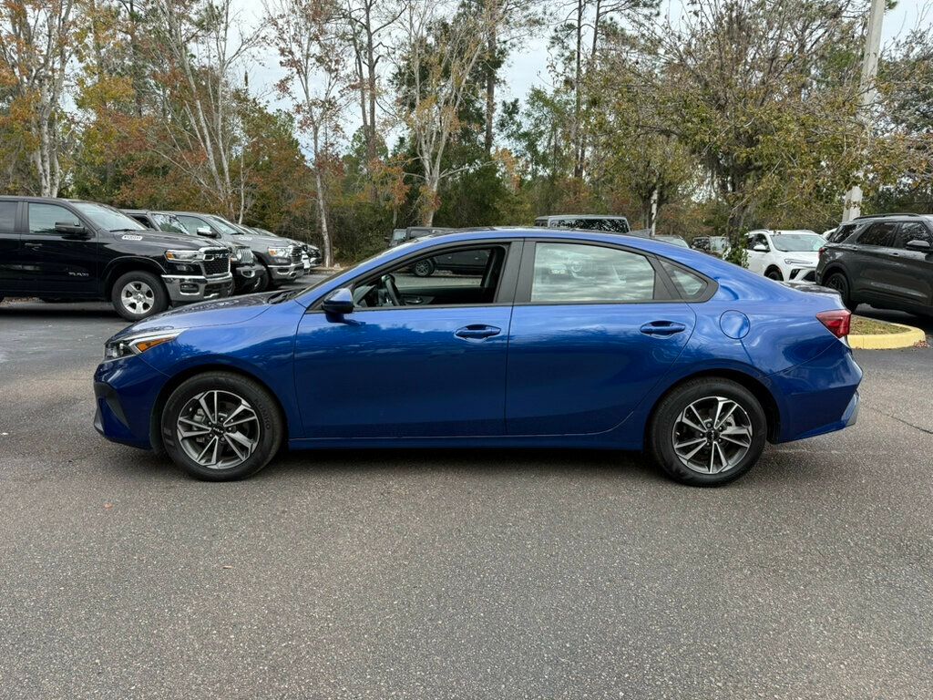 2024 Kia Forte LXS photo 2