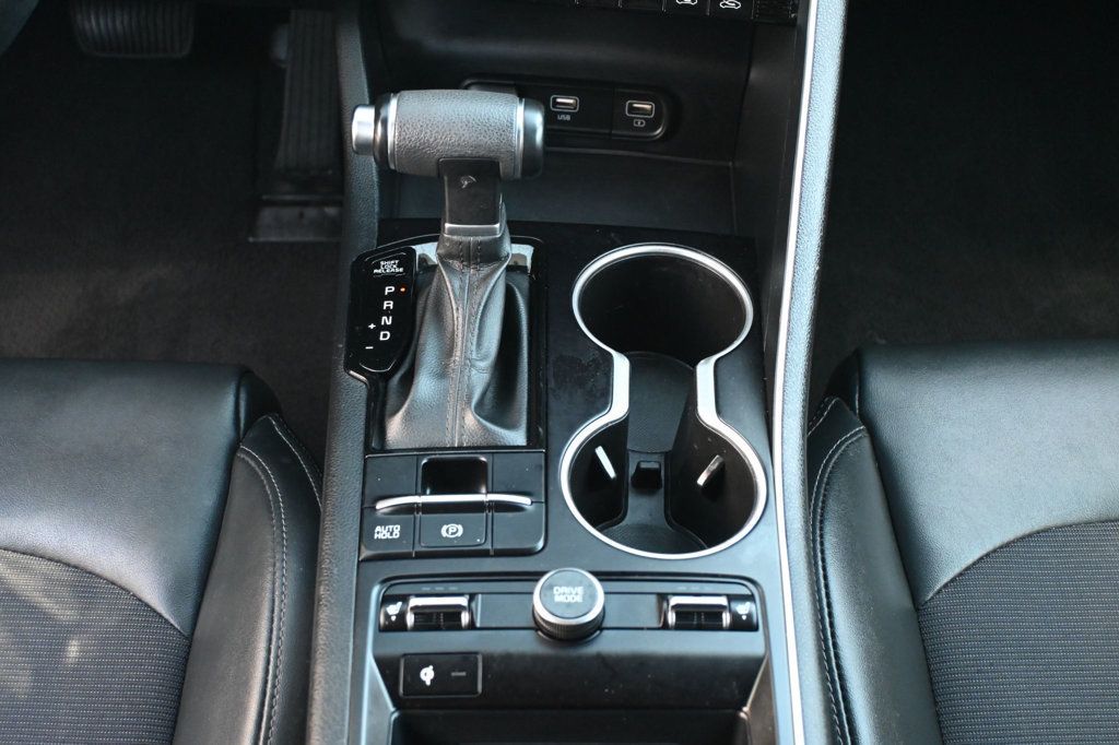 2024 Kia K5 GT-Line photo 8