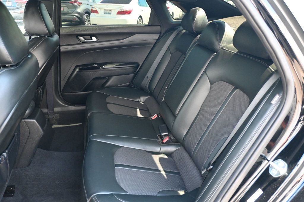 2024 Kia K5 GT-Line photo 10