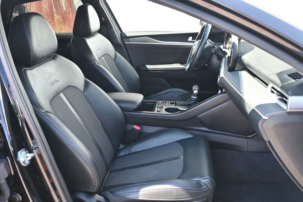 2024 Kia K5 GT-Line photo 11