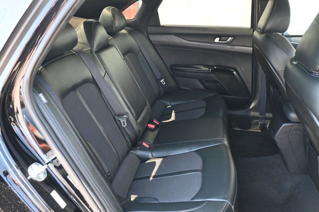 2024 Kia K5 GT-Line photo 12