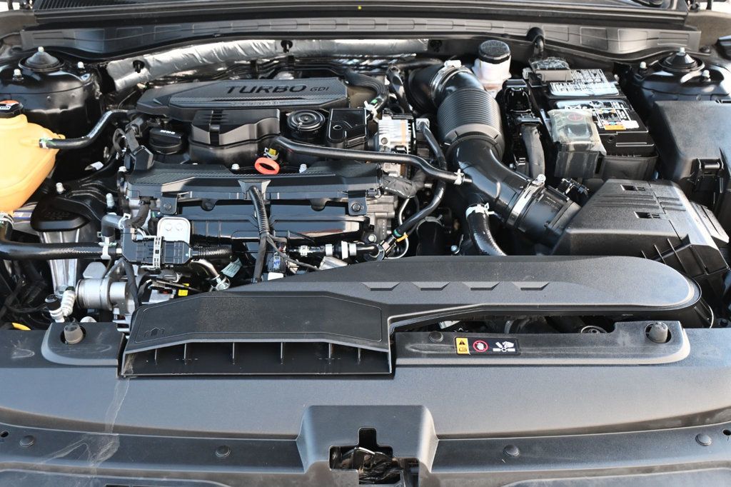 2024 Kia K5 GT-Line photo 13