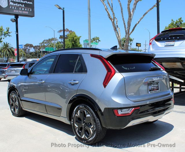 2024 Kia Niro Wave EV's photo