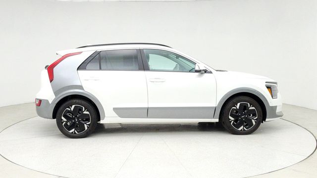 2024 Kia Niro EV Wave with Preserve Package - 22943210 - 3