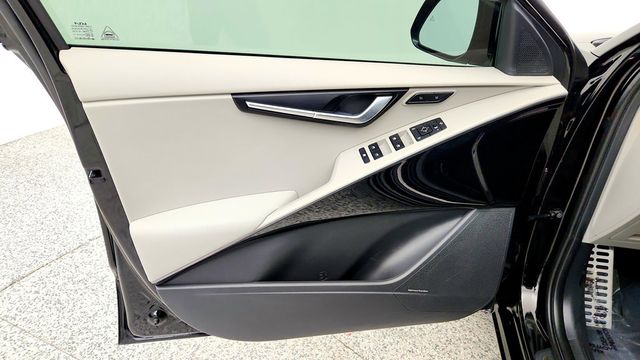 2024 Kia Niro EV Wave w/ Preserve Pkg, Heat Pump & Heated Rear Seats - 23102055 - 10