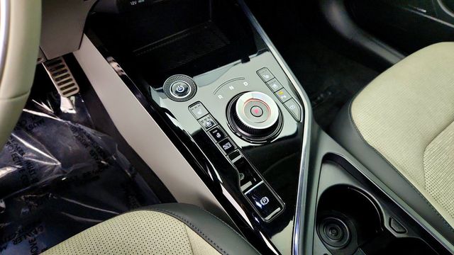 2024 Kia Niro EV Wave w/ Preserve Pkg, Heat Pump & Heated Rear Seats - 23102055 - 16