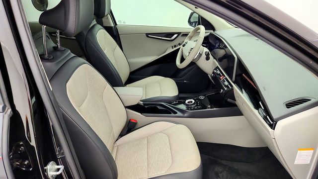 2024 Kia Niro EV Wave w/ Preserve Pkg, Heat Pump & Heated Rear Seats - 23102055 - 23