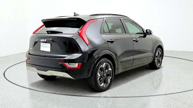 2024 Kia Niro EV Wave w/ Preserve Pkg, Heat Pump & Heated Rear Seats - 23102055 - 4