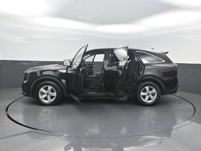 2024 Kia Sorento LX FWD - 23074767 - 32
