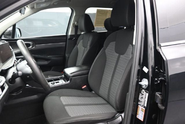 2024 Kia Sorento LX FWD - 23074767 - 4