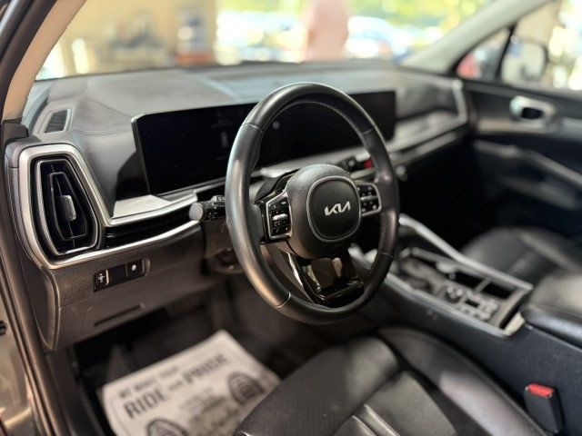2024 Kia Sorento S photo 13