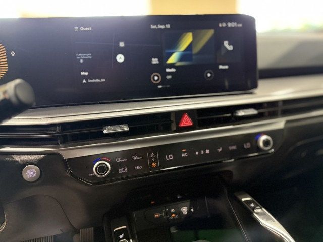 2024 Kia Sorento S photo 14