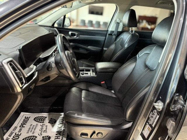 2024 Kia Sorento S photo 16