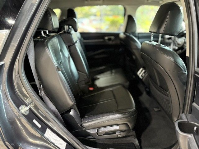 2024 Kia Sorento S photo 21