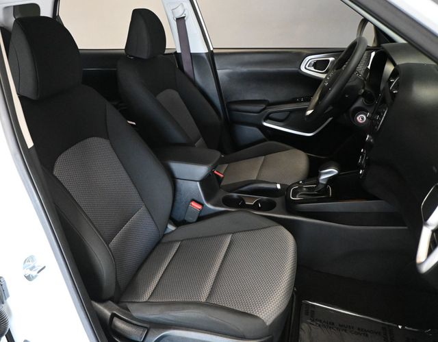 2024 Kia Soul LX - 23073189 - 17