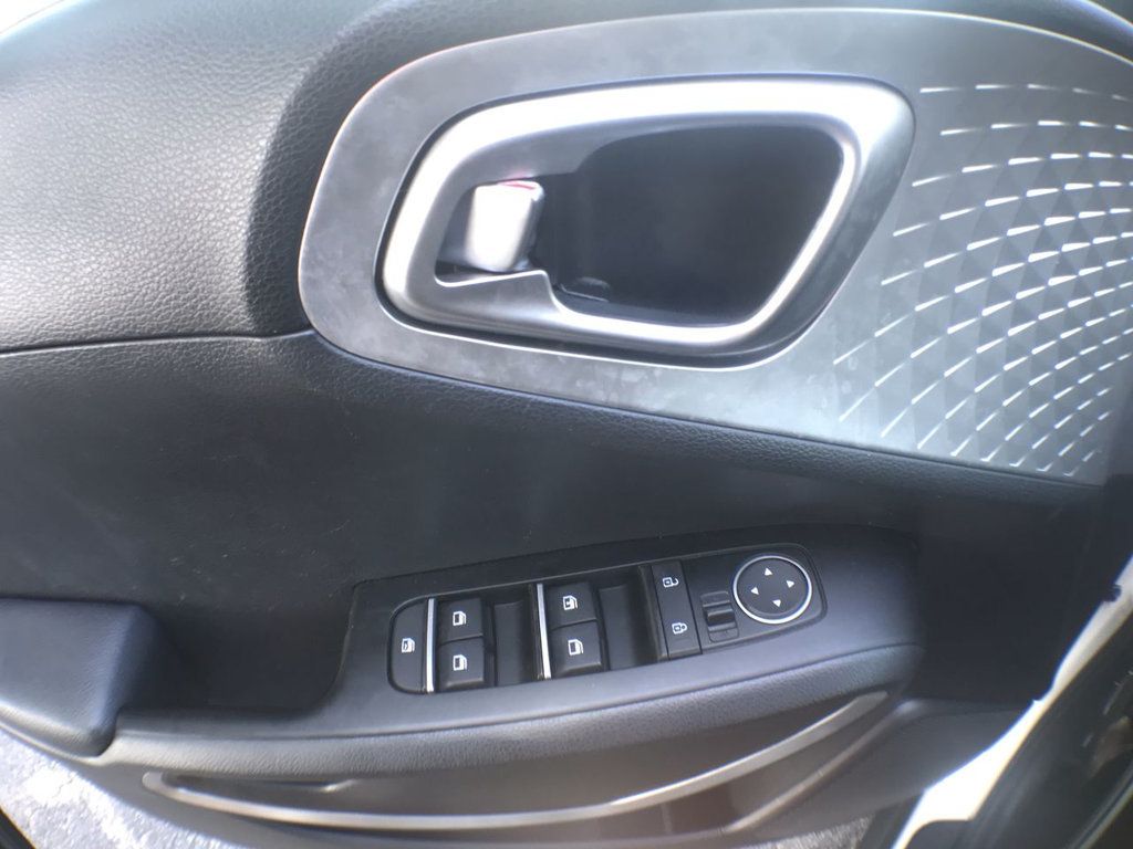 2024 Kia Soul LX photo 12