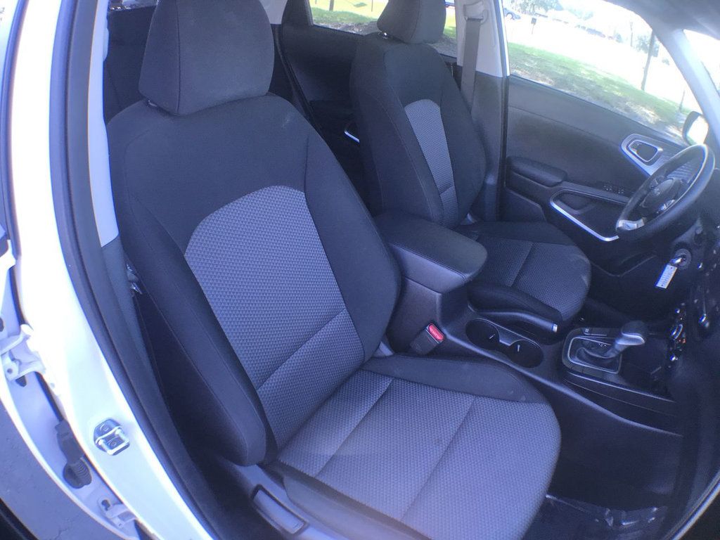 2024 Kia Soul LX photo 19