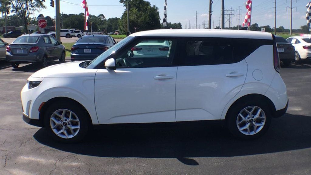 2024 Kia Soul LX photo 5