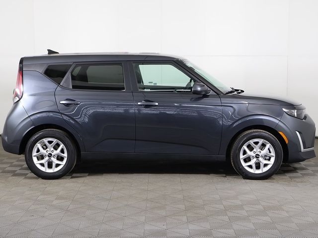 2024 Kia Soul LX IVT - 22958630 - 16