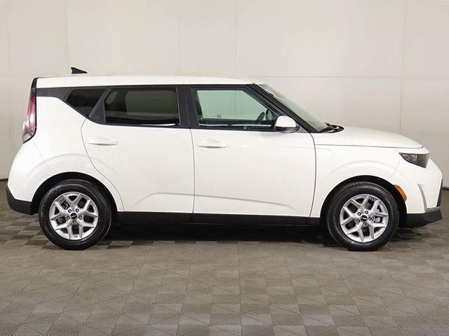 2024 Kia Soul LX IVT - 22961752 - 16