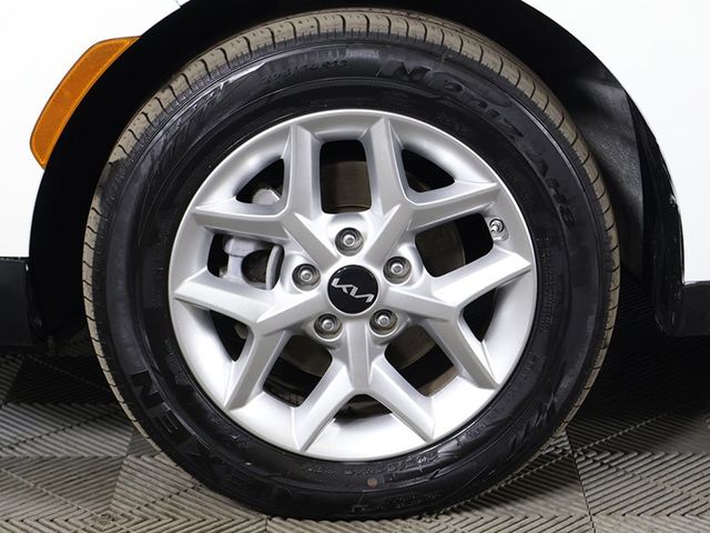 2024 Kia Soul LX IVT - 22961752 - 19