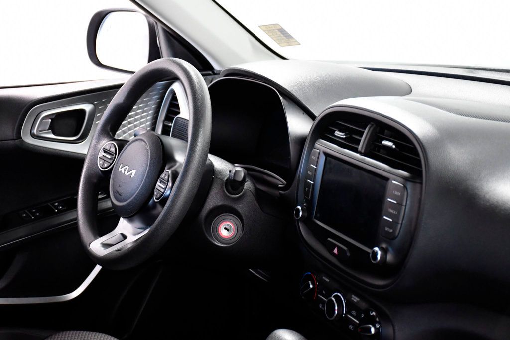 2024 Kia Soul LX IVT - 23018209 - 16