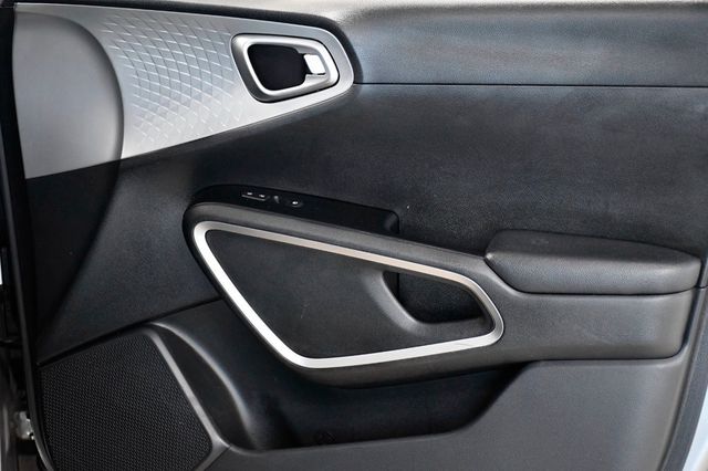 2024 Kia Soul LX IVT - 23018209 - 17